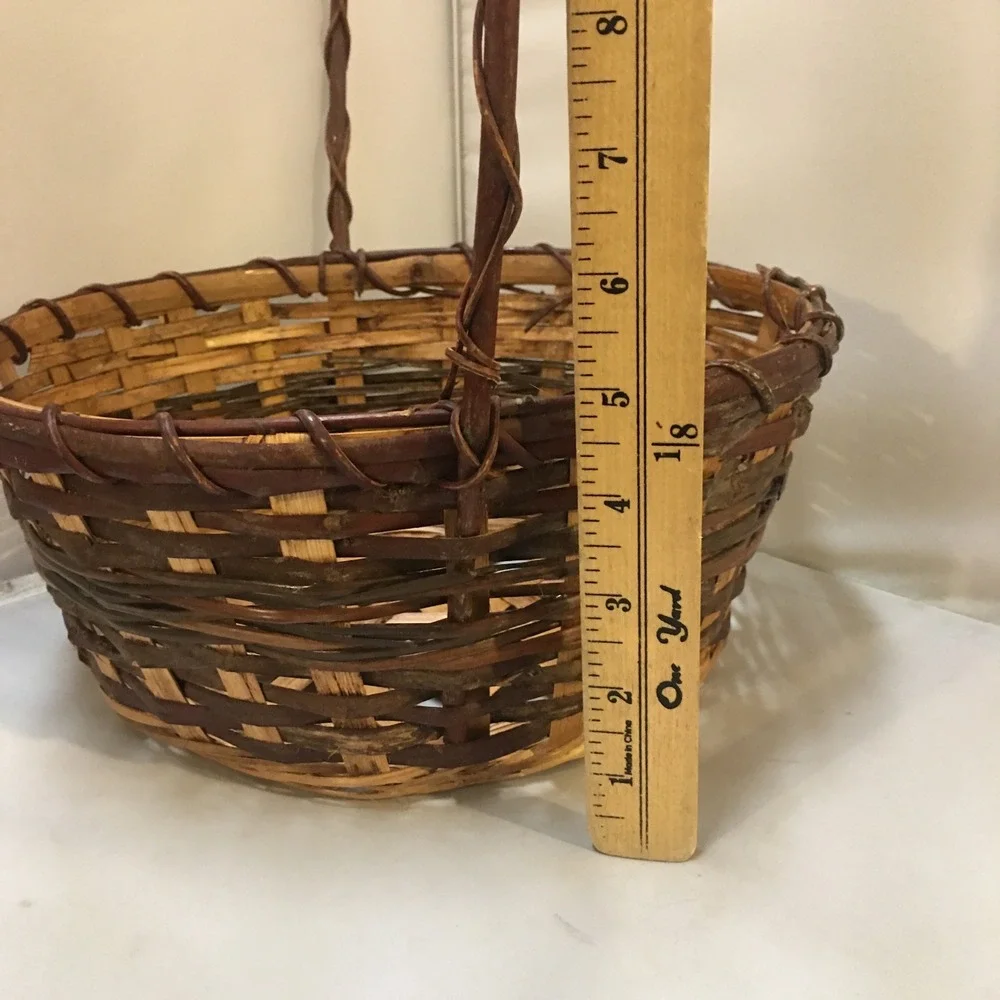 Unbranded handcrafted round